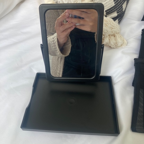 Mary Kay Travel Folding Mirror With Tray and Mesh Bag~ 11 mirrors and inserts - Picture 2 of 2